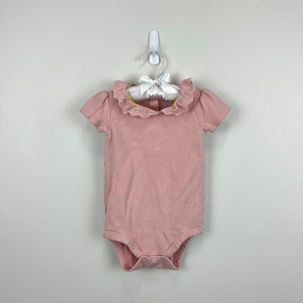 Mini Boden Short Sleeve Pink Eyelet Ruffle Collar Bodysuit 18-24 Months